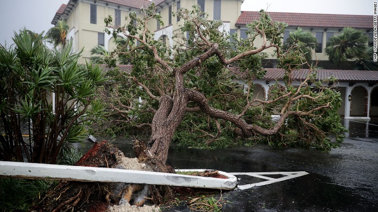 Bão[-]Irma[-]trút[-]cơn[-]thịnh[-]nộ[-]xuống[-]Florida